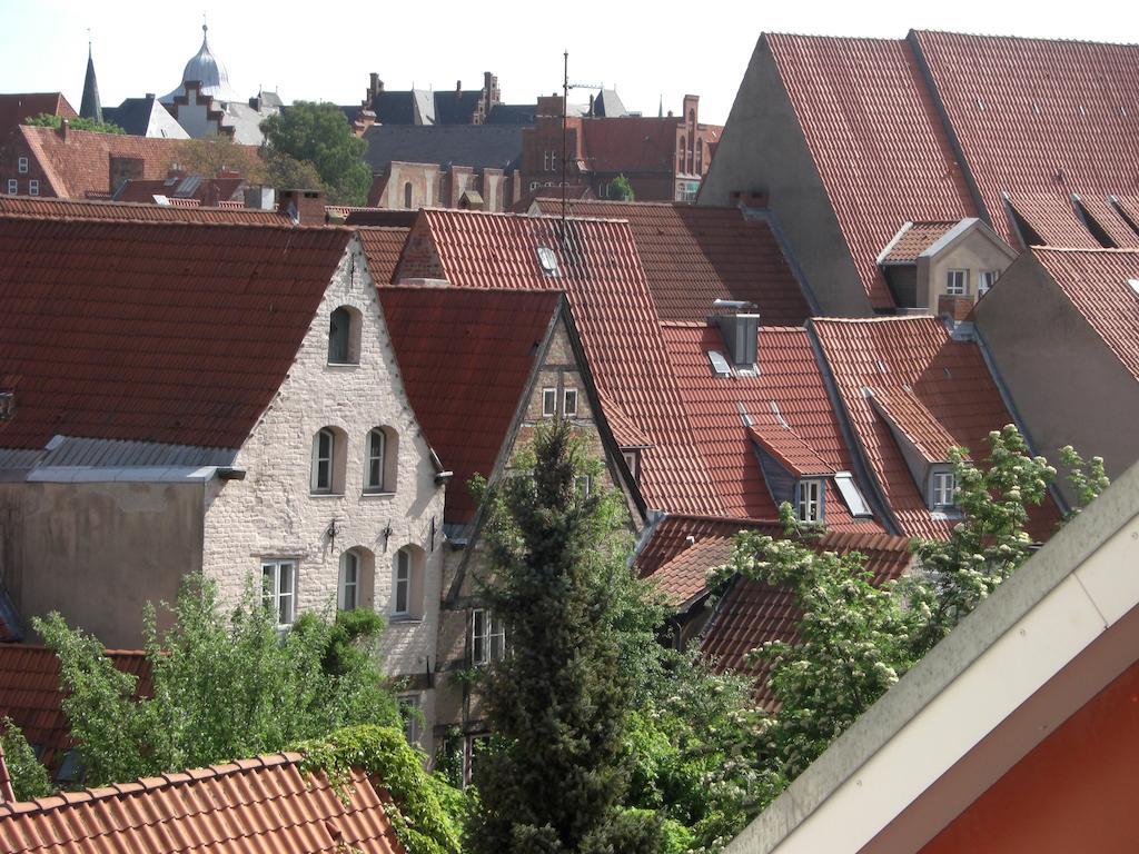 Likedeeler Am Stadthafen Любек Стая снимка